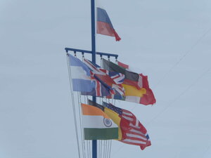 Another final flag shot, but this time the wind is smoother and we're off...